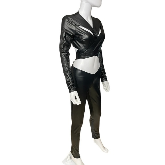 Black PU Leggings Matching Set
New - Picture 9 of 12